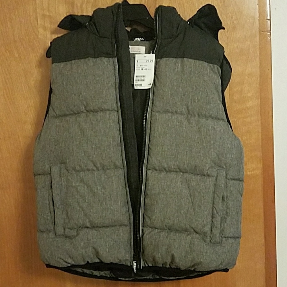 Boy's puffer vest